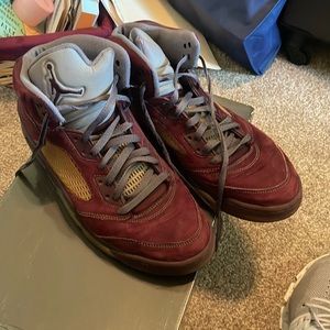Jordan Retro 5 Burgundy